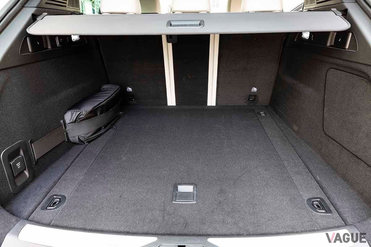 マセラティ新型「グレカーレ」の荷室