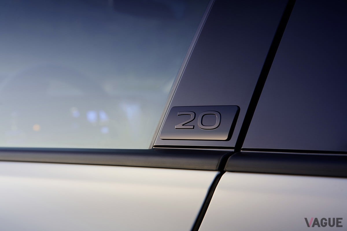 欧州で登場したVW「ゴルフR 20イヤーズ アニバーサリーモデル」のマーク