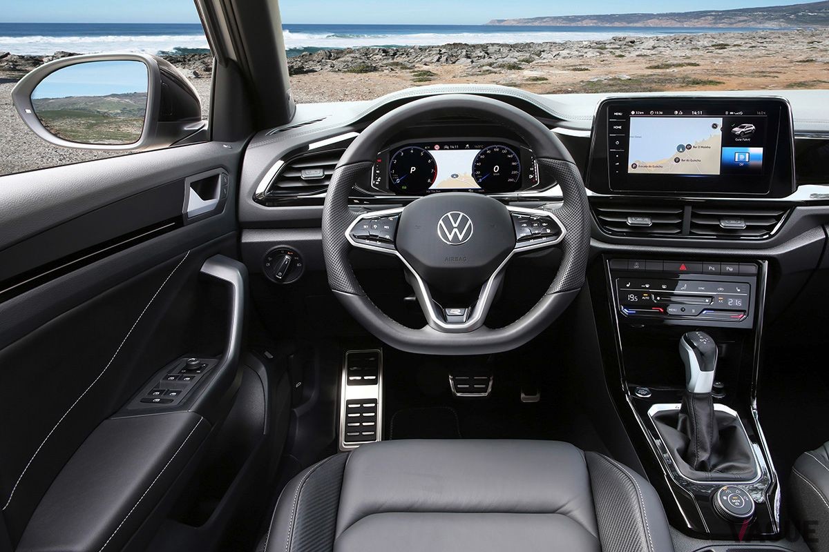 VW改良新型「T-Roc」のインパネ