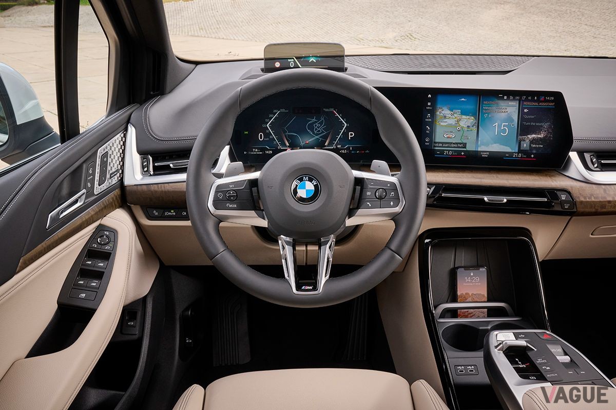 BMW新型「2シリーズ・アクティブツアラー」のインテリア