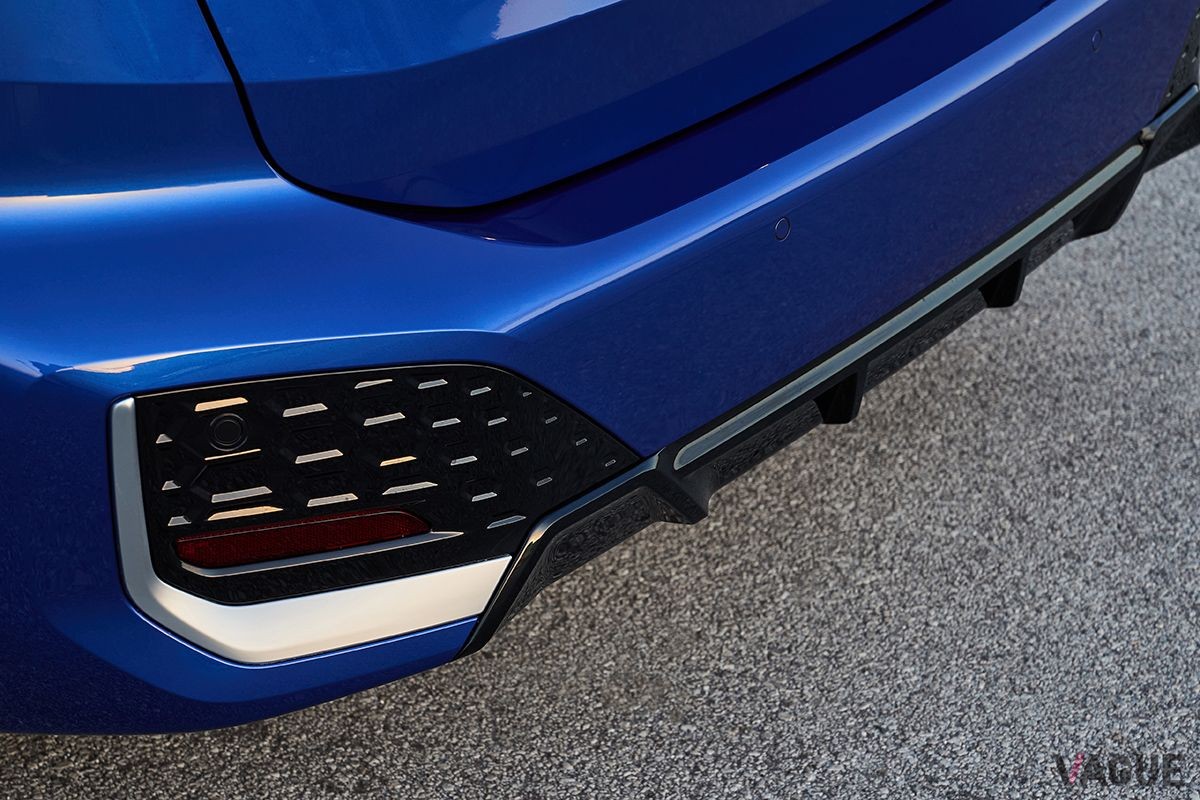 BMW新型「2シリーズ・アクティブツアラー」のリアスカーフ