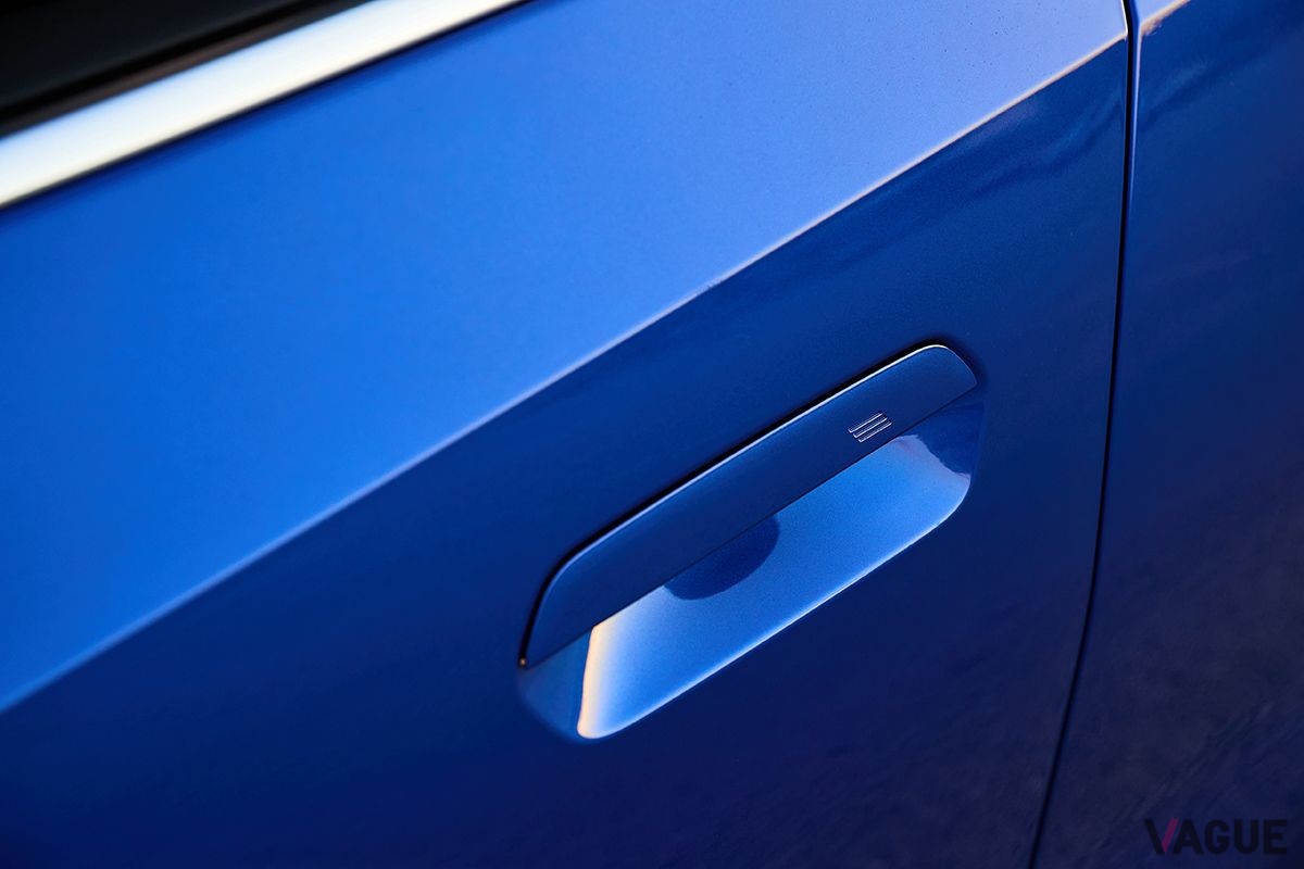 BMW新型「2シリーズ・アクティブツアラー」のドアハンドル