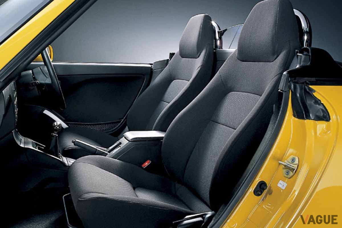 ダイハツ初代「コペン」のシート