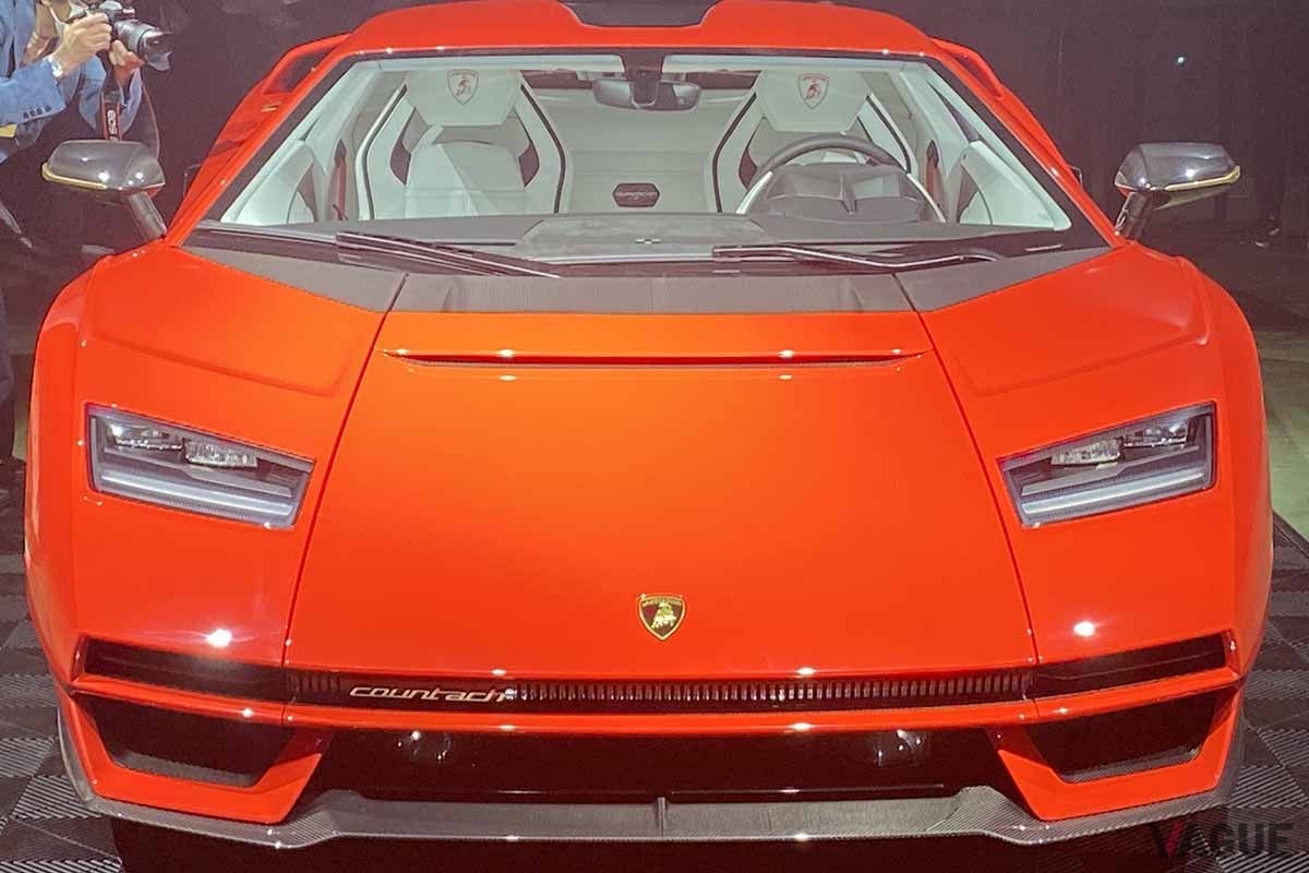 日本初公開されたランボルギーニ新型「カウンタックLPl800-4」