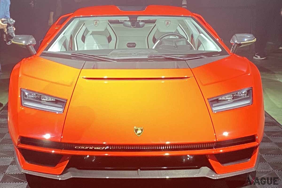 日本初公開されたランボルギーニ新型「カウンタックLPl800-4」