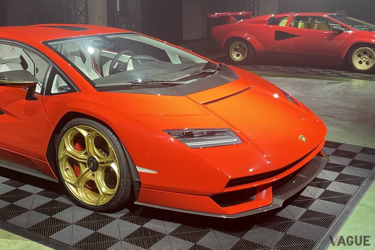 日本初公開されたランボルギーニ新型「カウンタックLPl800-4」
