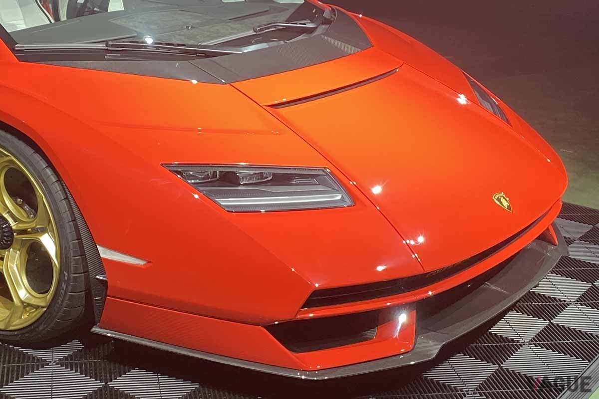 日本初公開されたランボルギーニ新型「カウンタックLPl800-4」