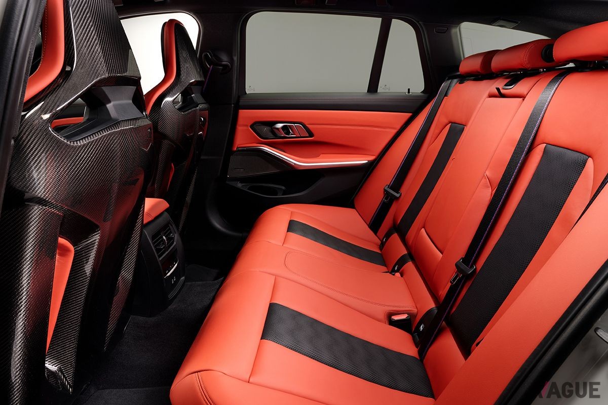 BMW新型「M3ツーリング」の後席