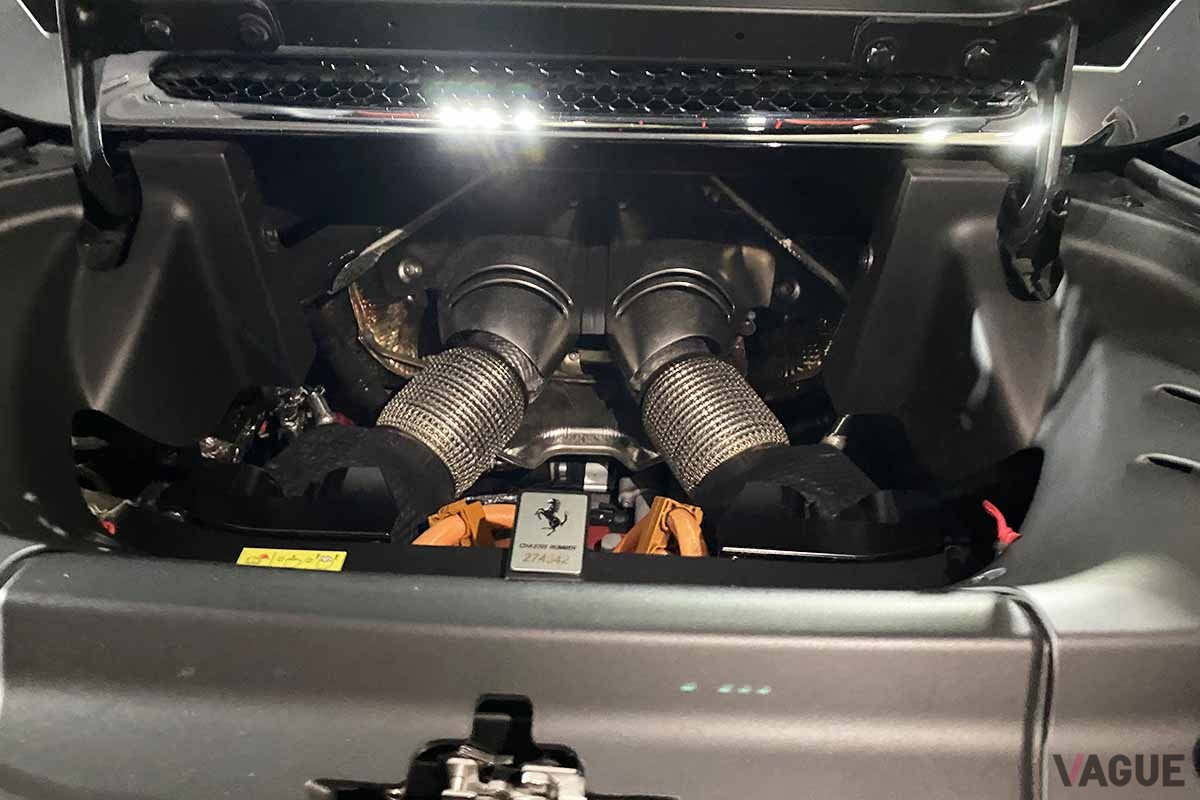 日本初公開されたフェラーリ新型「296GTS」のエンジン
