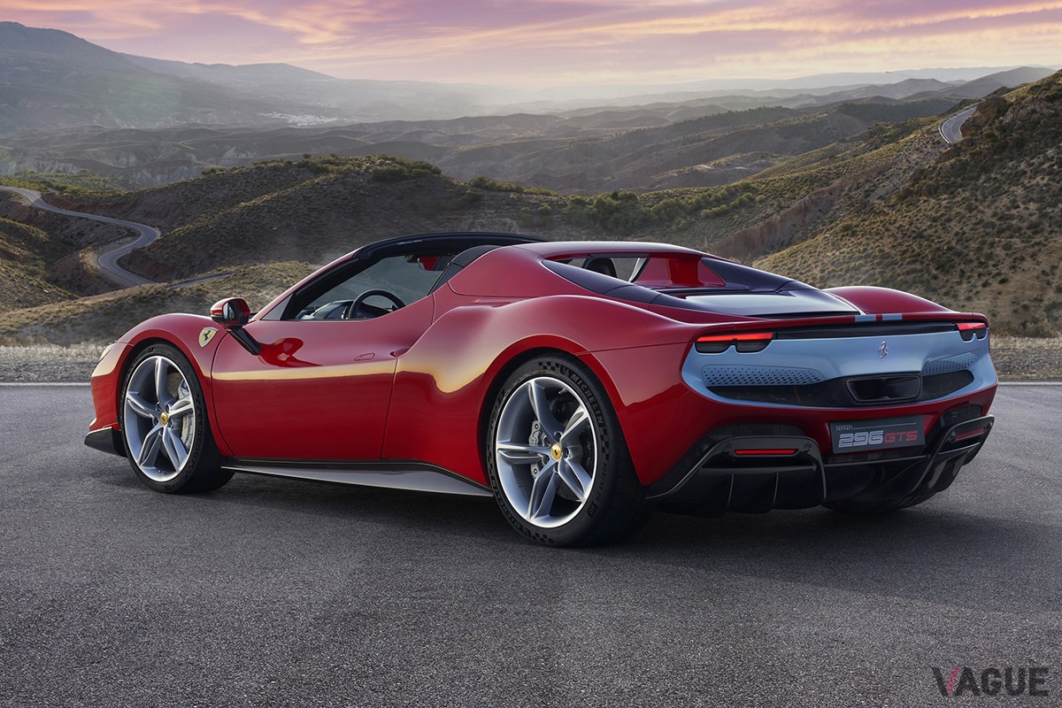 フェラーリ新型「296GTS」アセット・フィオラノパッケージ車