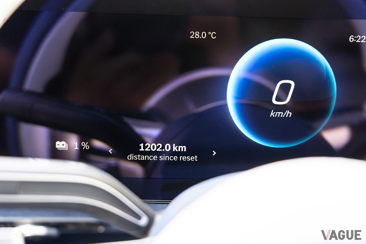 1充電での航続距離1202kmを達成したメルセデス・ベンツ「ヴィジョンEQXX」