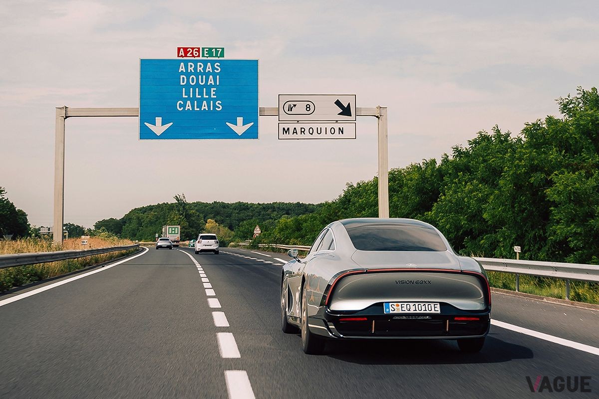 1充電での航続距離1202kmを達成したメルセデス・ベンツ「ヴィジョンEQXX」
