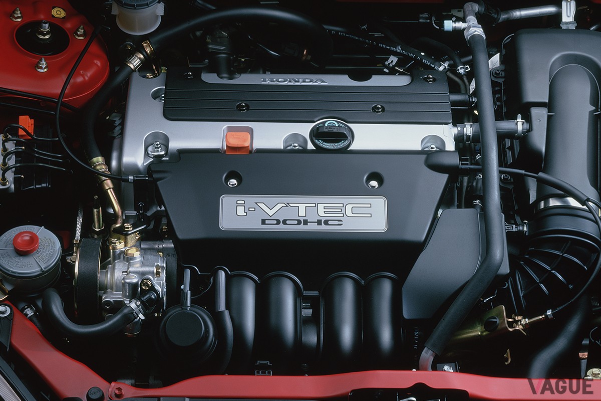 2001年7月2日に発表されたホンダ2代目「インテグラタイプR」のK20A型エンジン