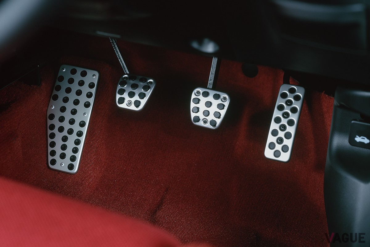 2001年7月2日に発表されたホンダ2代目「インテグラタイプR」のアルミペダル