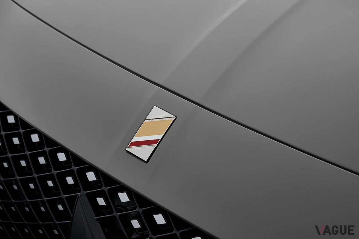 欧州で登場したDSオートモビルズの改良新型「DS7」のエンブレム