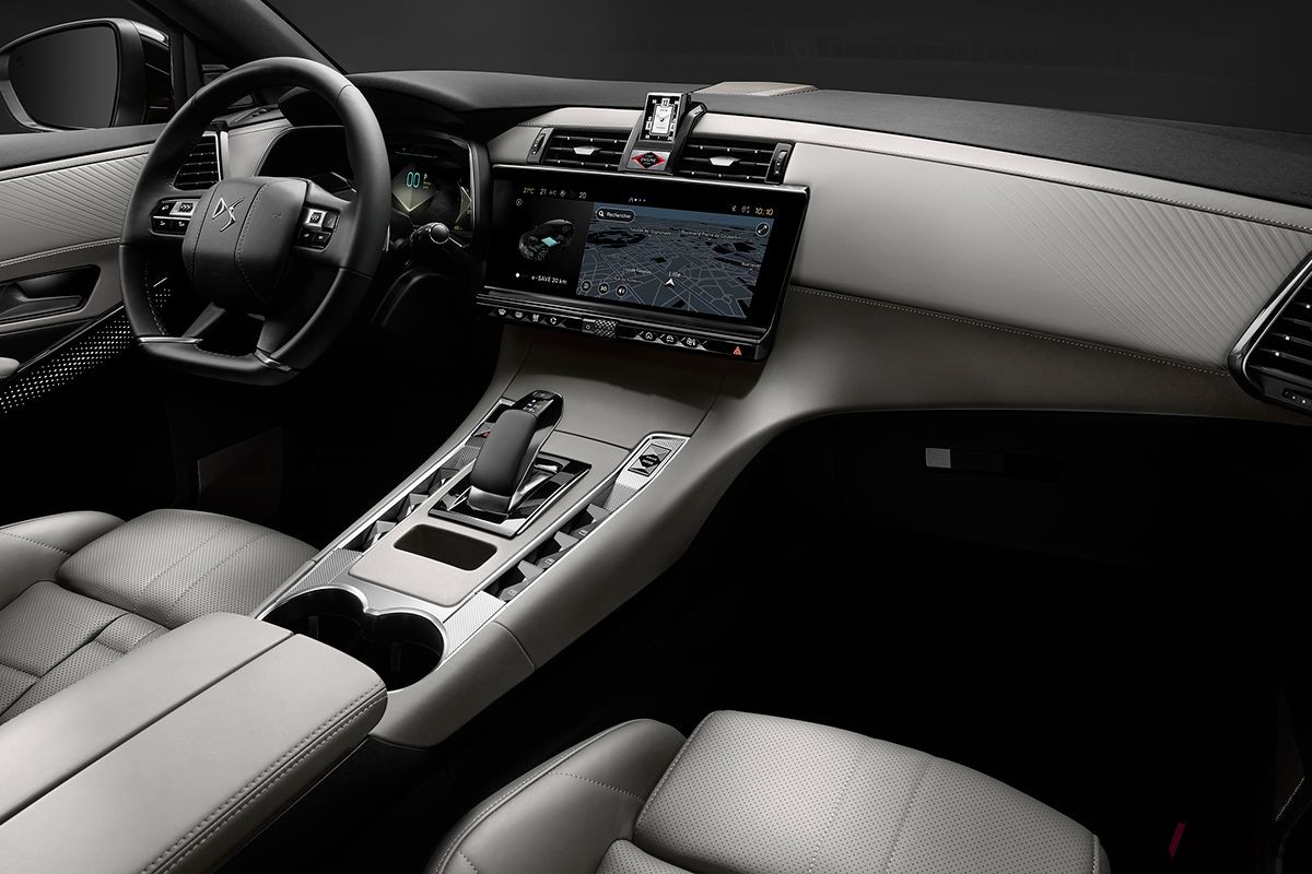欧州で登場したDSオートモビルズの改良新型「DS7」のインテリア