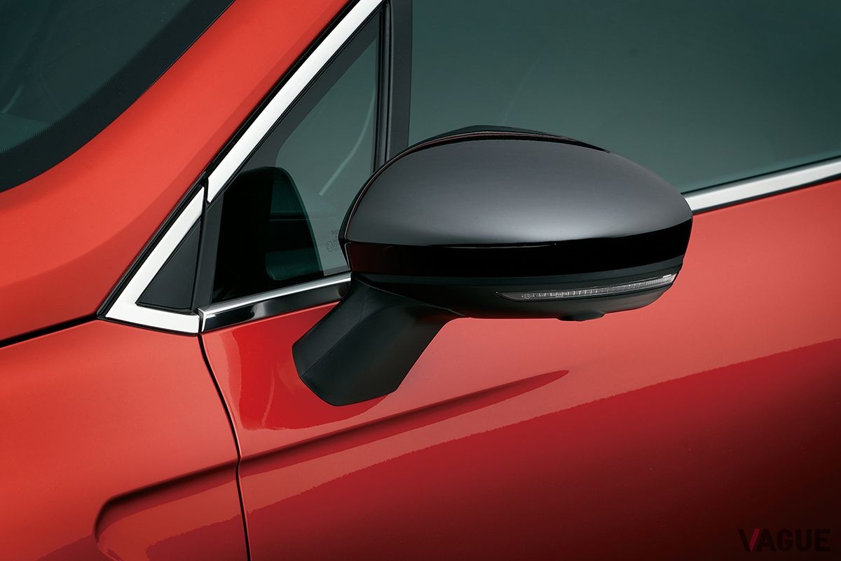 ルノー「ルーテシアE-TECHハイブリッド」のドアミラー