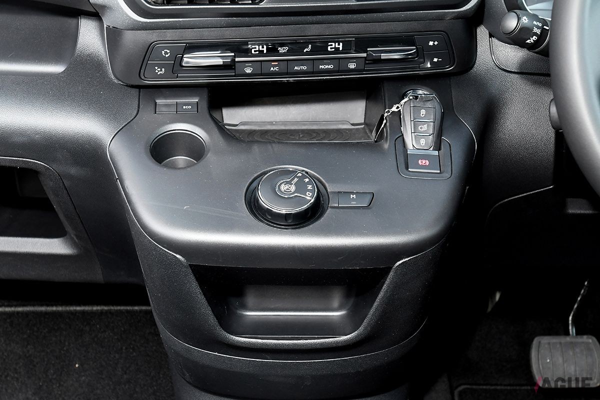 シトロエン「ベルランゴ」のシフトセレクター