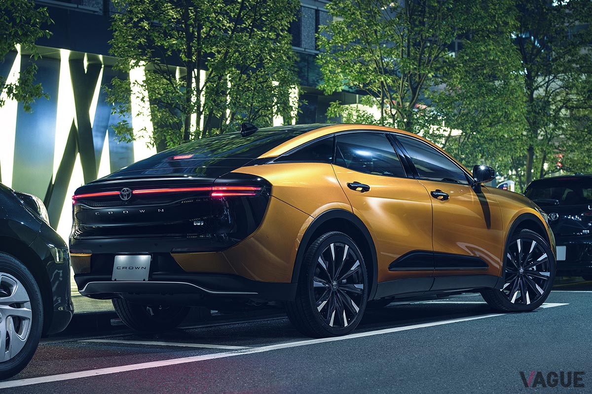 トヨタ新型「クラウン クロスオーバー」