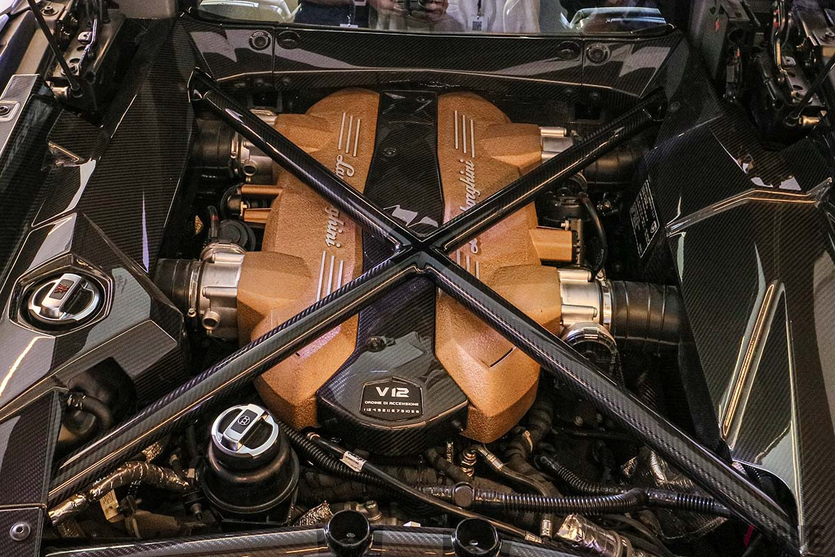 純粋に自然吸気V12エンジンのみをパワーソースとするランボルギーニは終焉を迎えた
