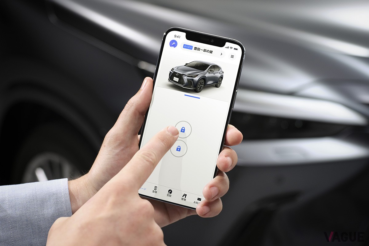 新型クラウンの上級グレードは、専用アプリをインストールしたスマホをキーとして使えるデジタルキーに対応（写真はレクサスNXのもの）