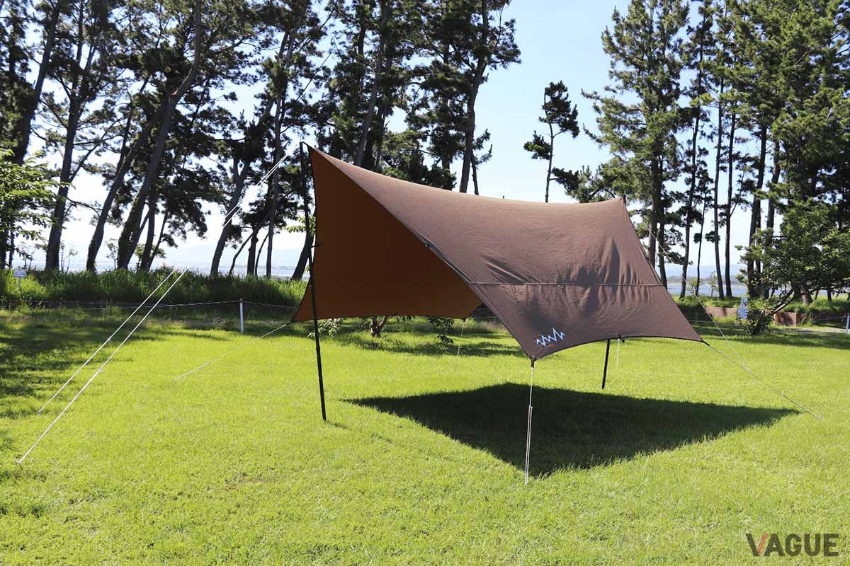 火の粉が触れても穴が空きにくいTC製ヘキサタープ「AOD-TARP」。ポール別売