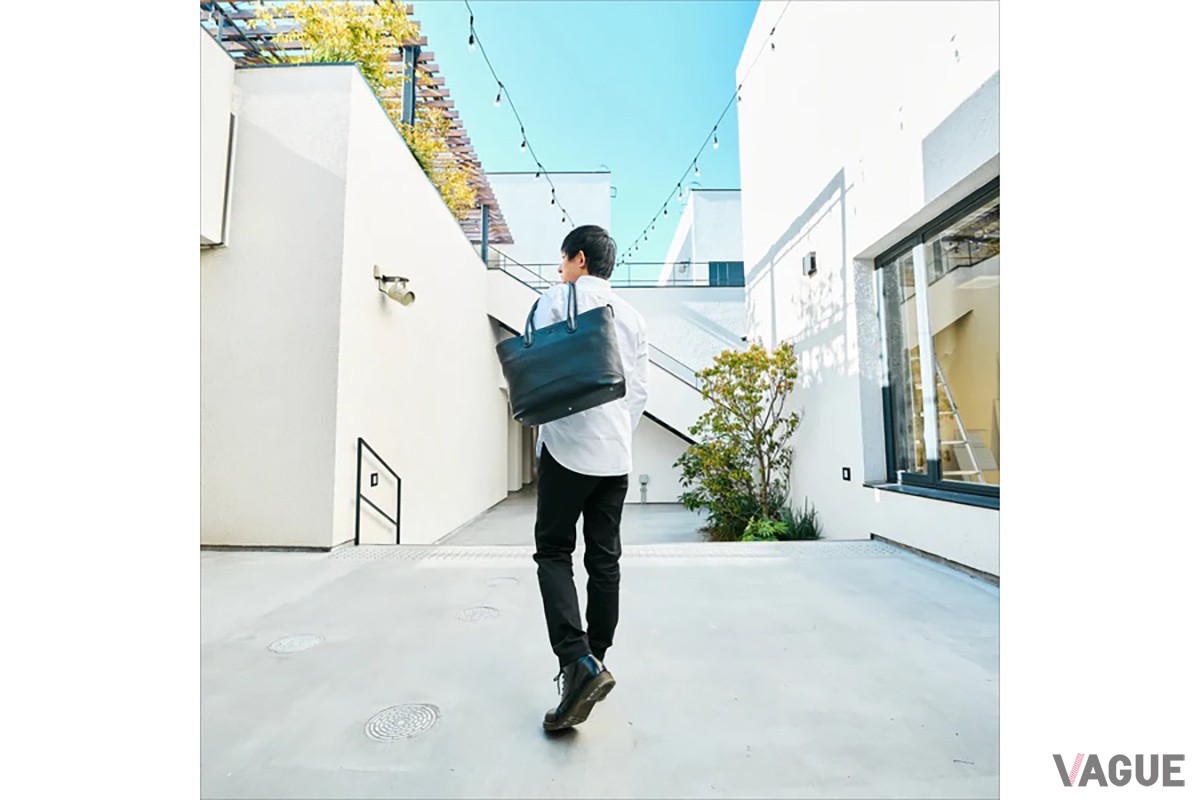 スタンダードトートはビジネスからプライベートまで幅広いシーンで活躍