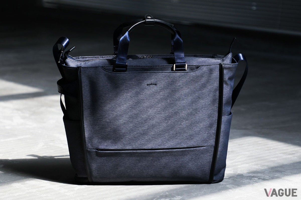 「SUIT FABRIC SHOULDER BUSINESS BAG」はハンズフリーで使える2ウェイのショルダーバッグ