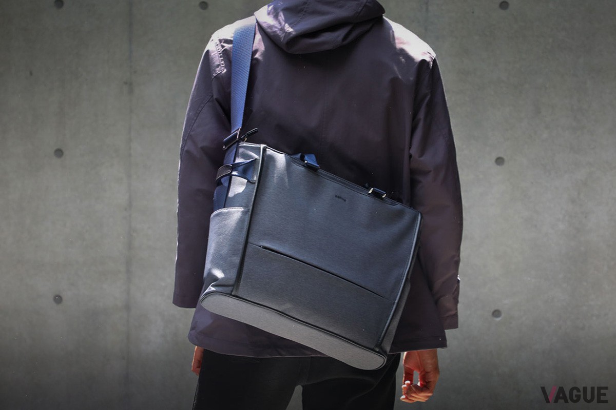 「SUIT FABRIC SHOULDER BUSINESS BAG」はメッセンジャーバッグをベースに、ビジネスシーンを意識してデザインや機能をアップグレード