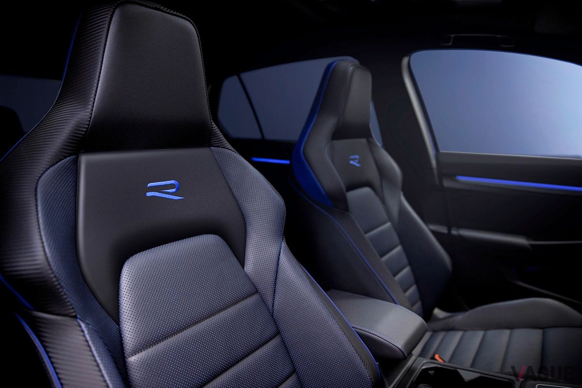 2022年内に日本上陸予定のVW「ゴルフR」のインテリア