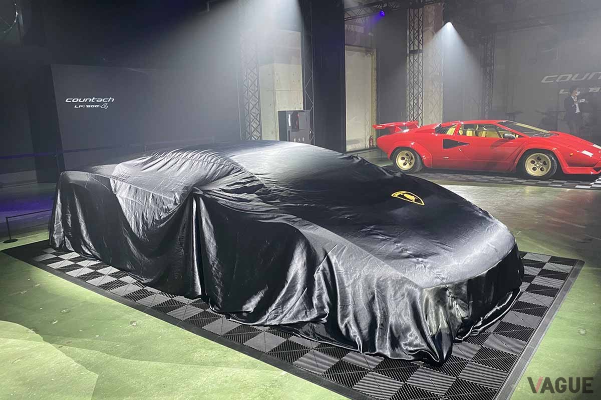 ランボルギーニ新型「カウンタックLPI800−4」の発表イベントの様子