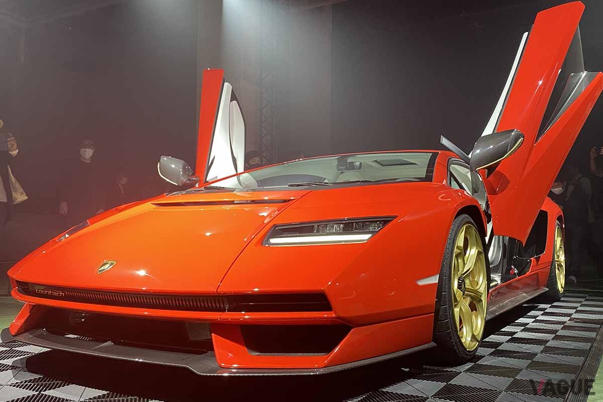 ランボルギーニ新型「カウンタックLPI800−4」の発表イベントの様子