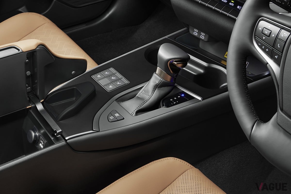 レクサス新型「UX」のシフトセレクター