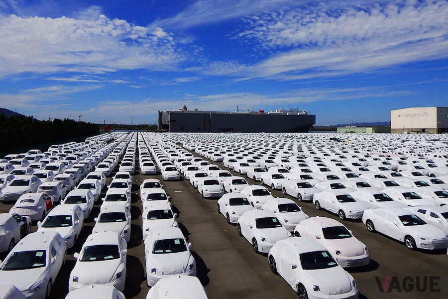 輸入車は遠く海外から日本に運ばれてやってくる。その輸送費もいま高騰している。写真は愛知県・豊橋市にあるフォルクスワーゲン・グループ・ジャパン豊橋インポートセンター