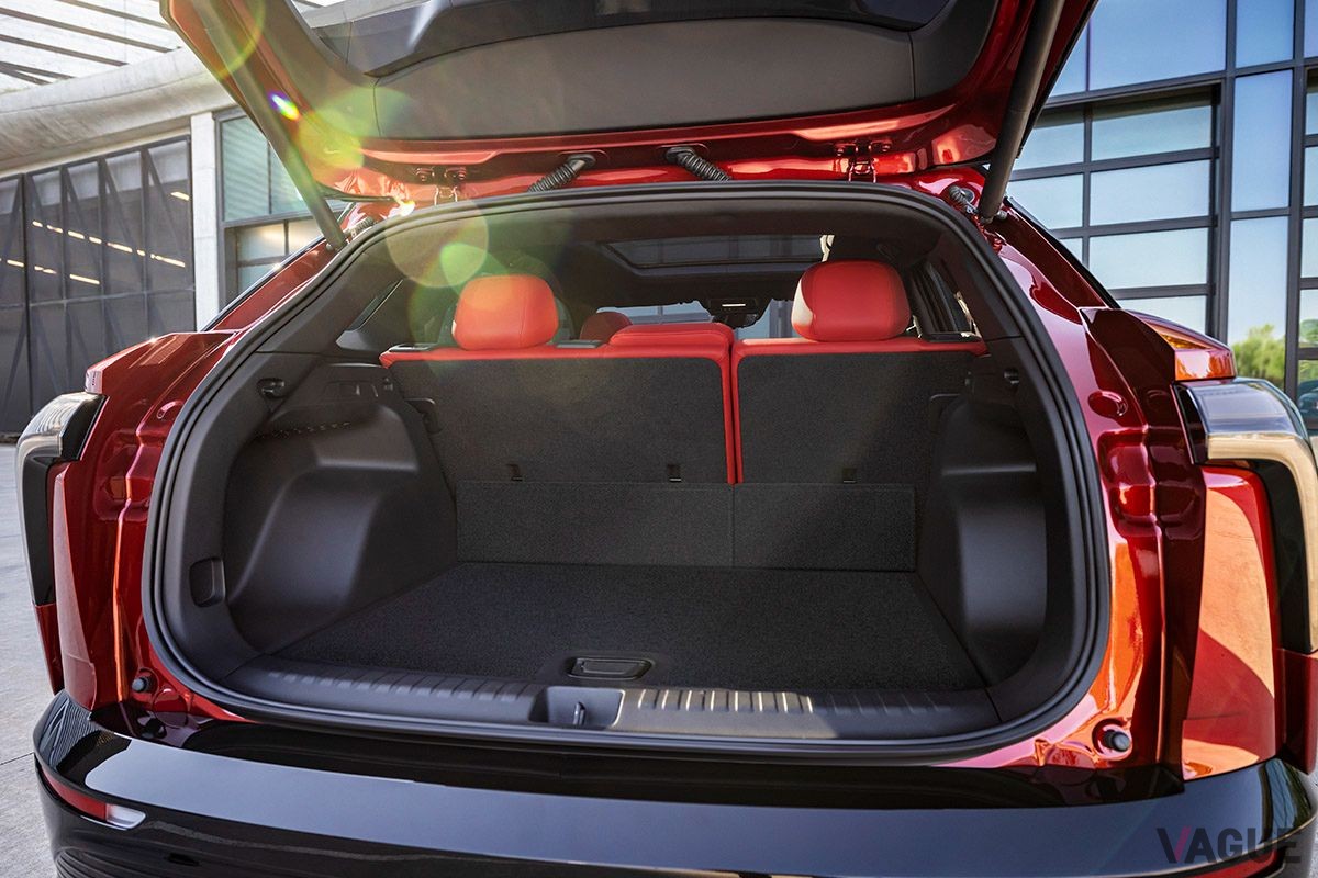 シボレー新型「ブレイザーEV」の荷室