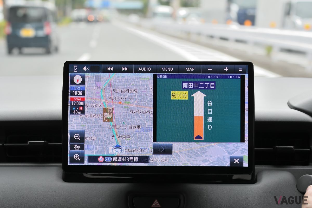 10インチ大画面を実現したカーナビパナソニック「ストラーダ」CN-F1X10BHD。2DINスペースにこの大画面がインストールできることで人気を呼んでいる