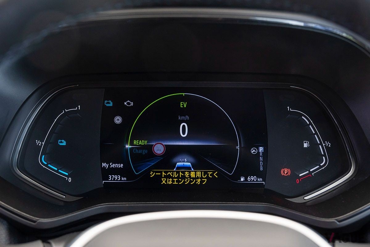 ルノー「ルーテシア E-TECHハイブリッド」のメーター