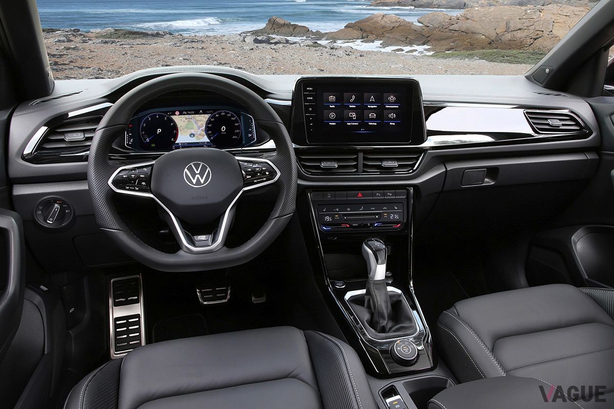 まもなく日本で発表される予定のVW改良新型「Tロック」のインテリア
