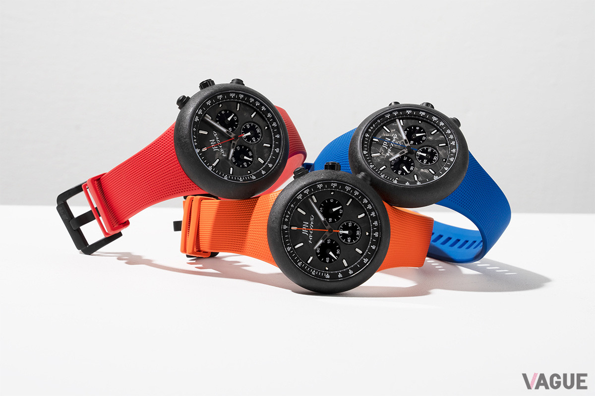 カラーは全3色。それぞれに付属ドライバーで交換可能なFKMラバーストラップを同梱