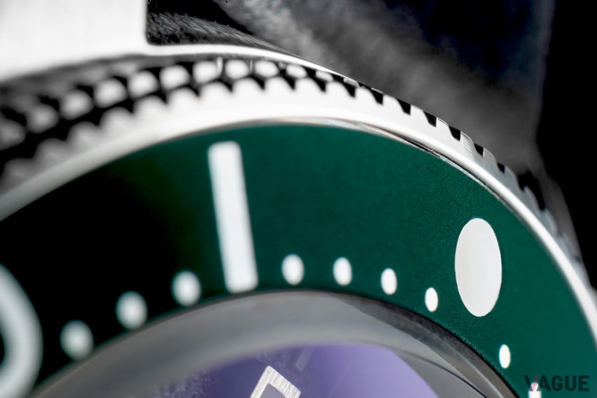 細部まで丁寧な仕上げが施されたヴィンテージ感触れるフェイスは、プライス以上の所有感を与えてくれる