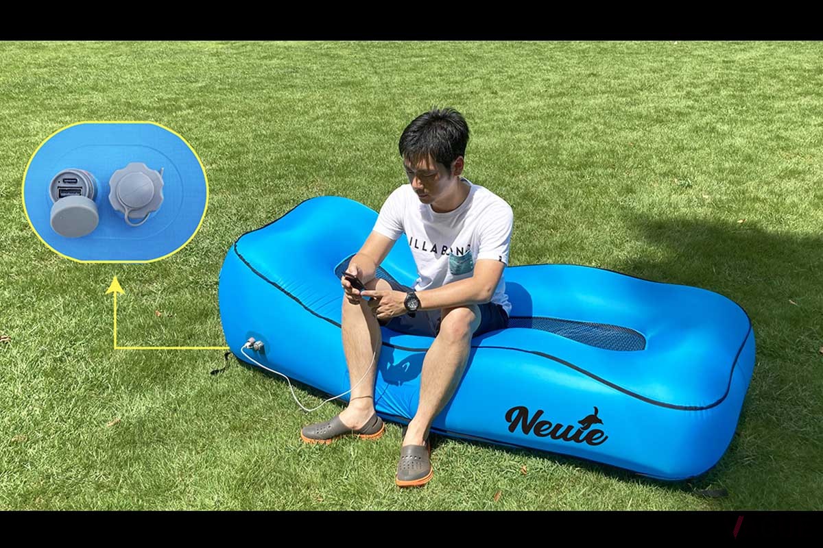 3,600mAhの大容量リチウムイオンバッテリーを内蔵。スマホなどの充電もできる