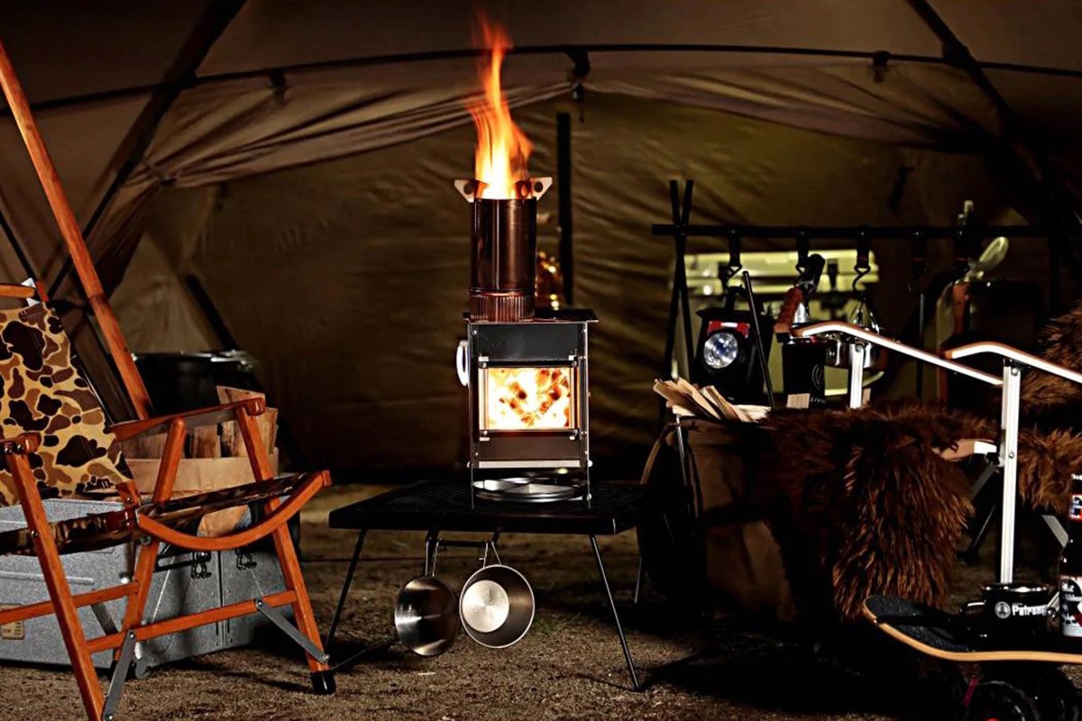 ドラフト効果の採用で燃焼効率に優れた、ソロキャンプや少人数でのキャンプに最適な純国産ロケットストーブ「Bonflame CUBE」