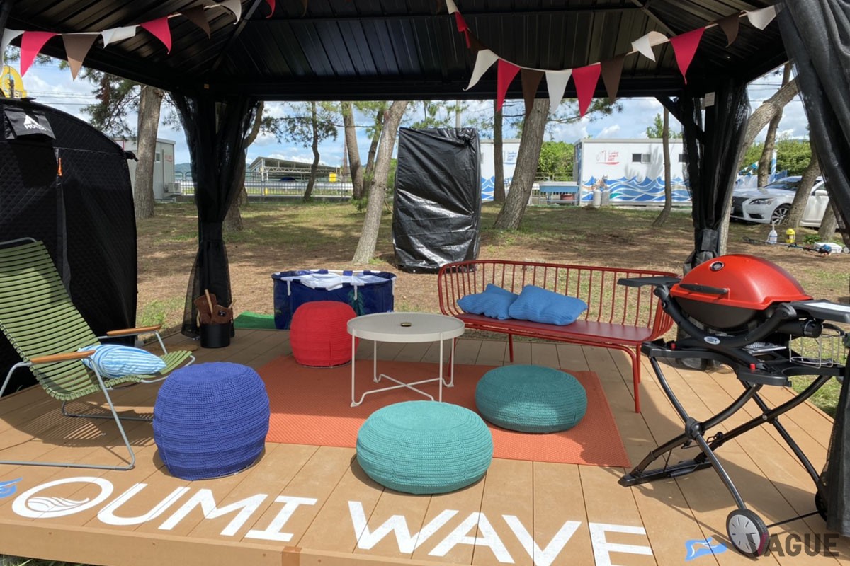 SUPやテントサウナ、キャンプ宿泊も楽しめる琵琶湖のビーチリゾート「OUMI WAVE」が今季も期間限定でオープン
