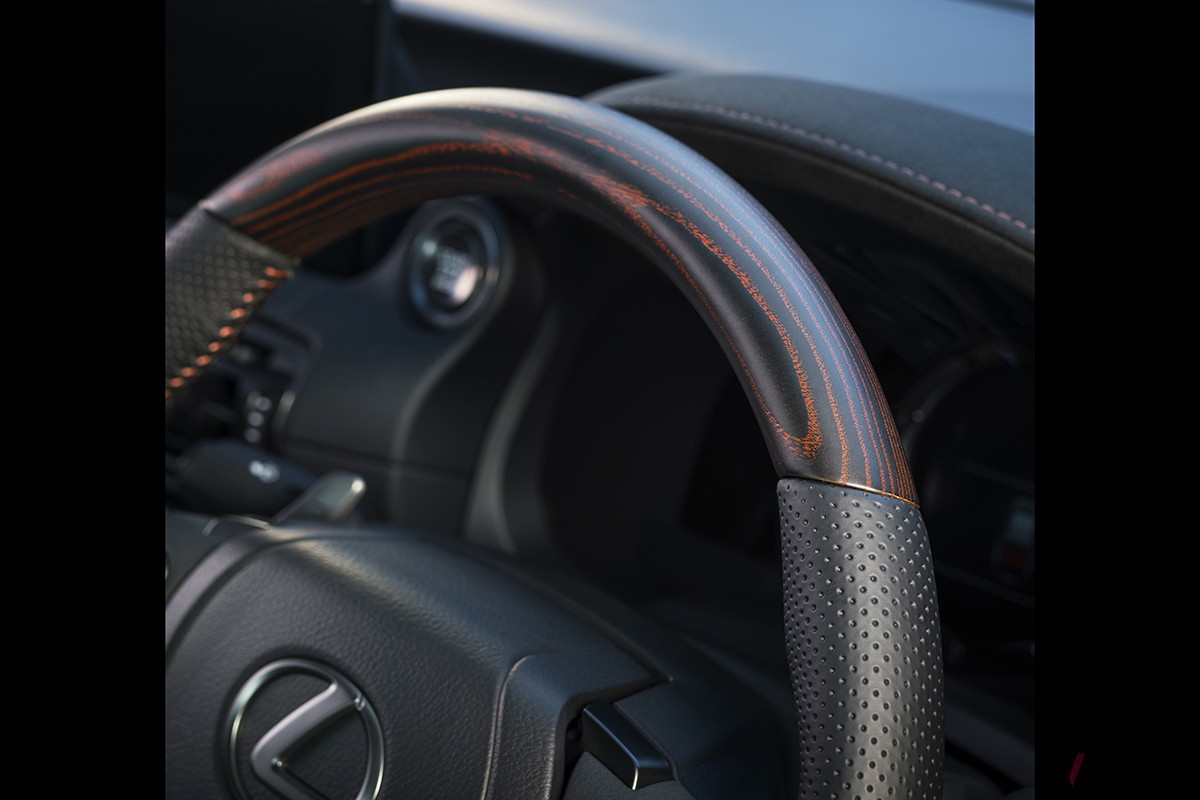デビューを記念して500台が抽選販売される特別仕様車・レクサス「IS500“F SPORT Performance First Edition”」