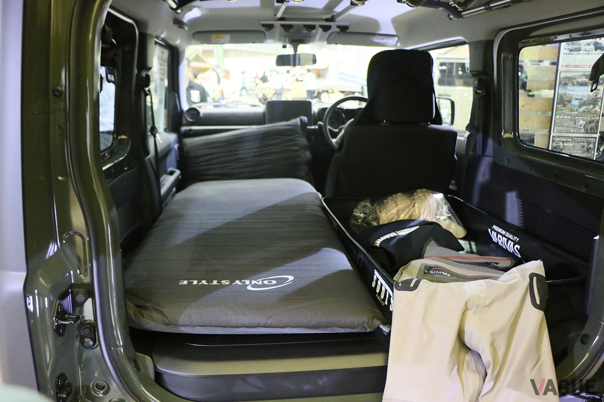 車中泊を快適に楽しむために欠かせない3大マストアイテムは「マット」、「寝袋」、「シェード」