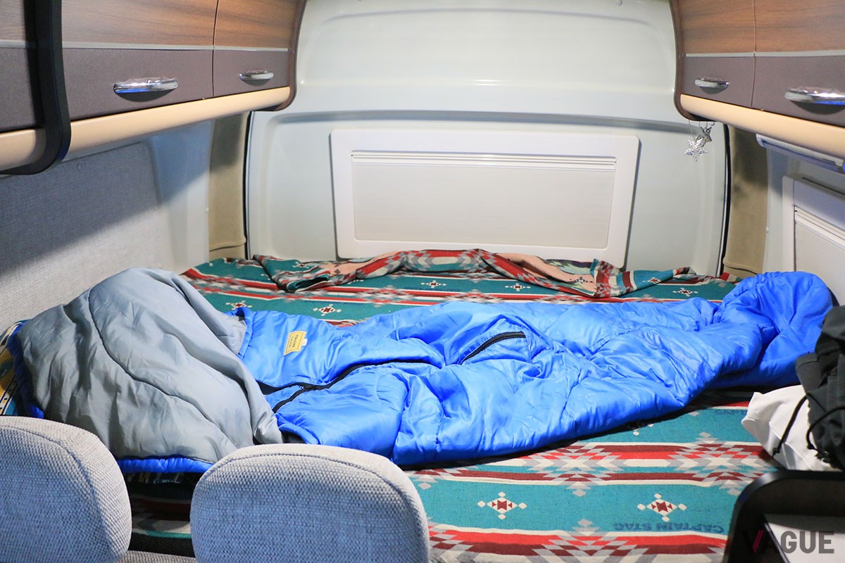 車中泊を快適に楽しむために欠かせない3大マストアイテムは「マット」、「寝袋」、「シェード」