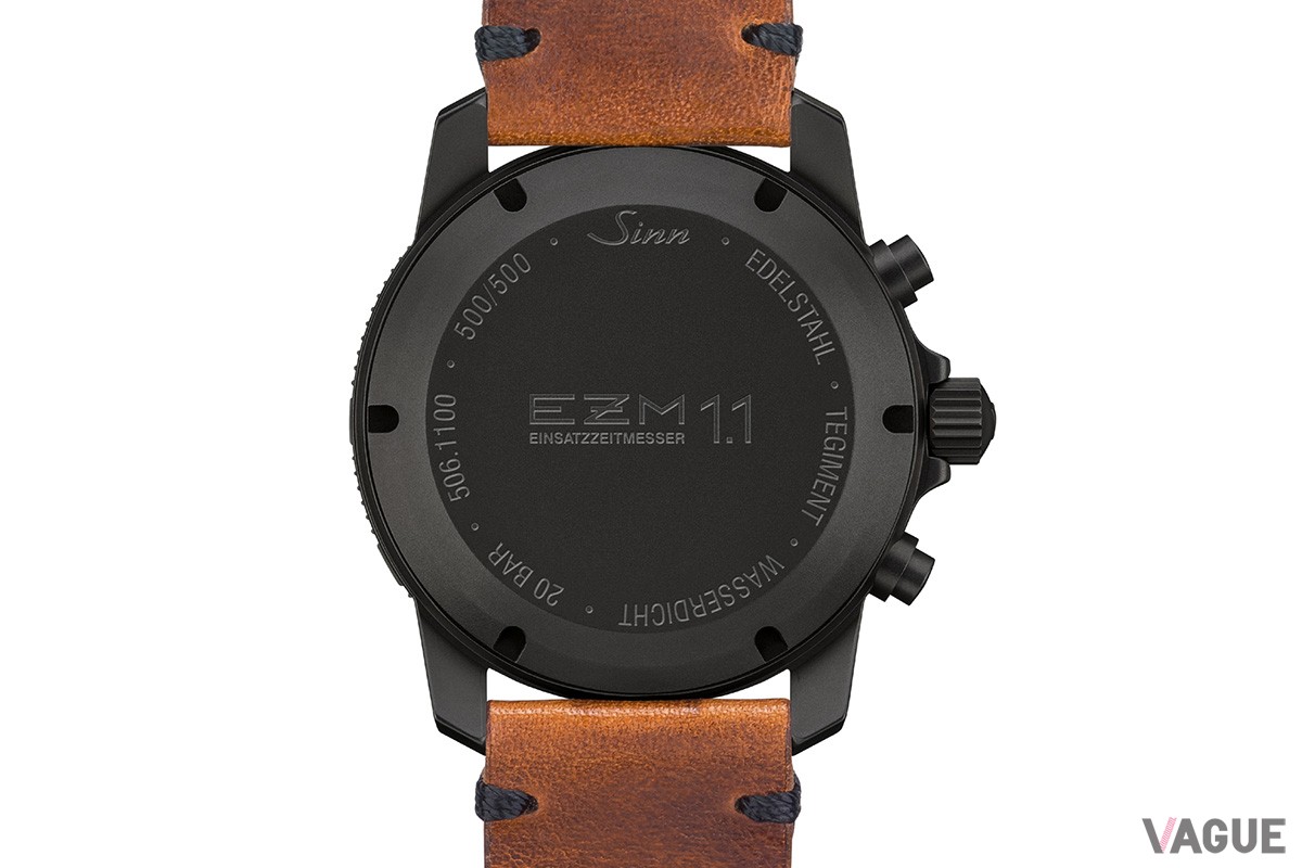 裏ぶたもテギメント加工とブラックPVDで耐傷性を確保