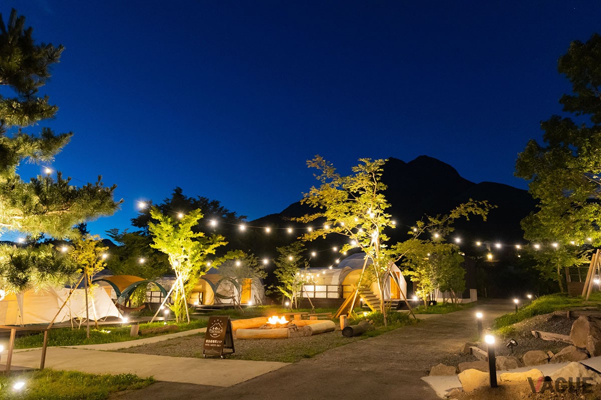 全国でも高い知名度と人気を誇る温泉地に誕生した「The Village 由布院 温泉グランピング」に、プライベート温泉つきのドームテント3棟が新登場