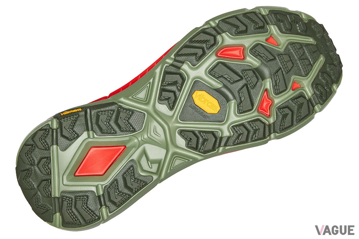 HOKAの技術を余すところなく注入し、長距離のトレイルでも高いパフォーマンスを維持できるよう設計された「MAFATE SPEED 4」