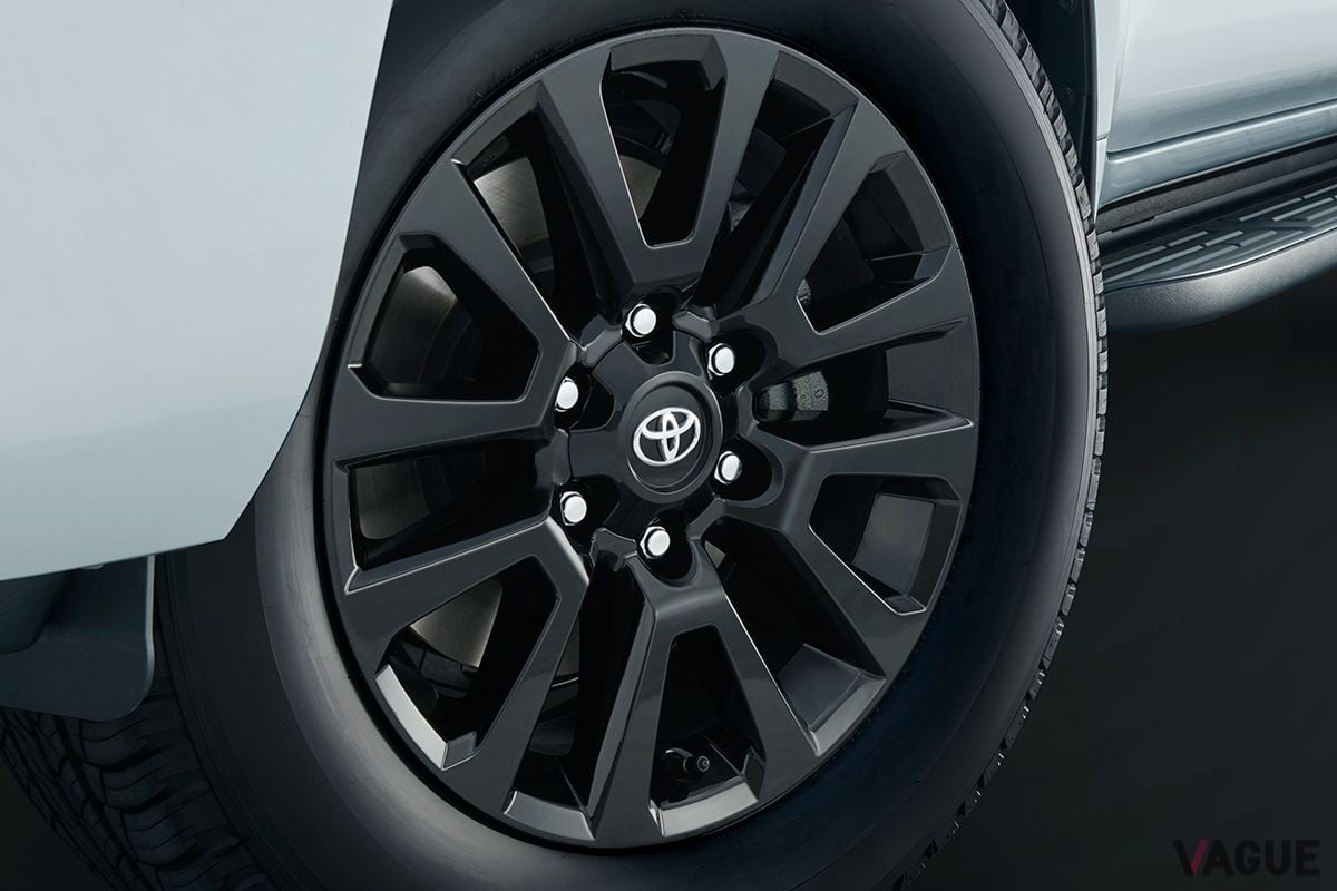 特別仕様車 トヨタ「ランドクルーザープラド・マットブラックエディション」